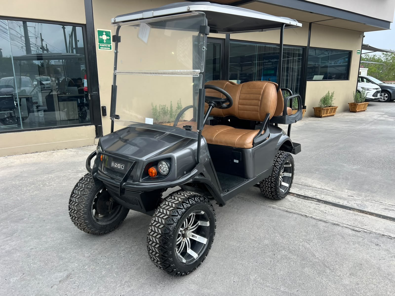 E-Z-GO Shuttle Express S4 72V Electric